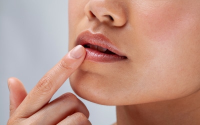 Comment remodeler des lèvres qui ont vieilli ?